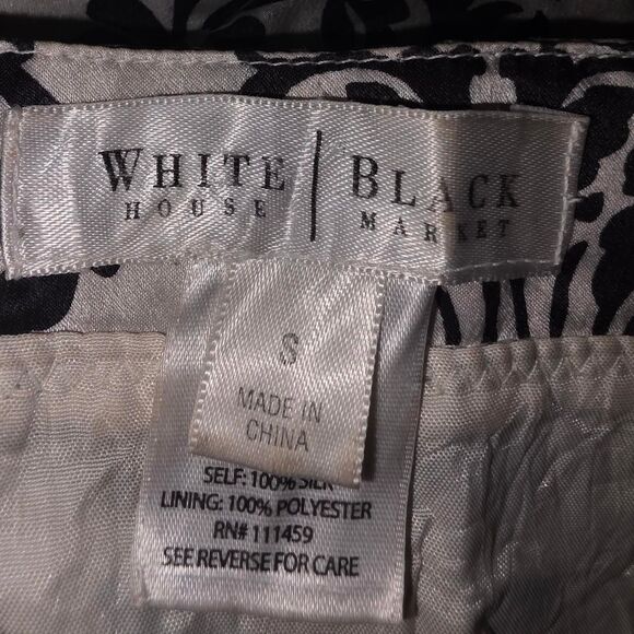 White House Black Market 100% Silk Baroque Print Blouse Fitted Peplum S - Picture 3 of 4